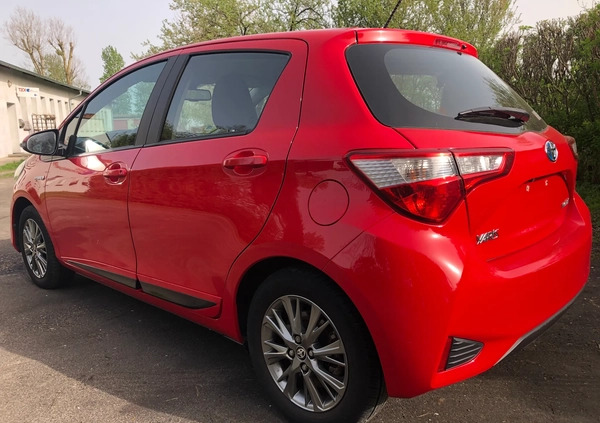 Toyota Yaris cena 33900 przebieg: 53000, rok produkcji 2019 z Słupca małe 277